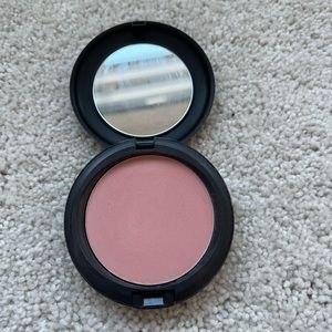 MAC Beauty Powder in “Pretty Baby” - gently used